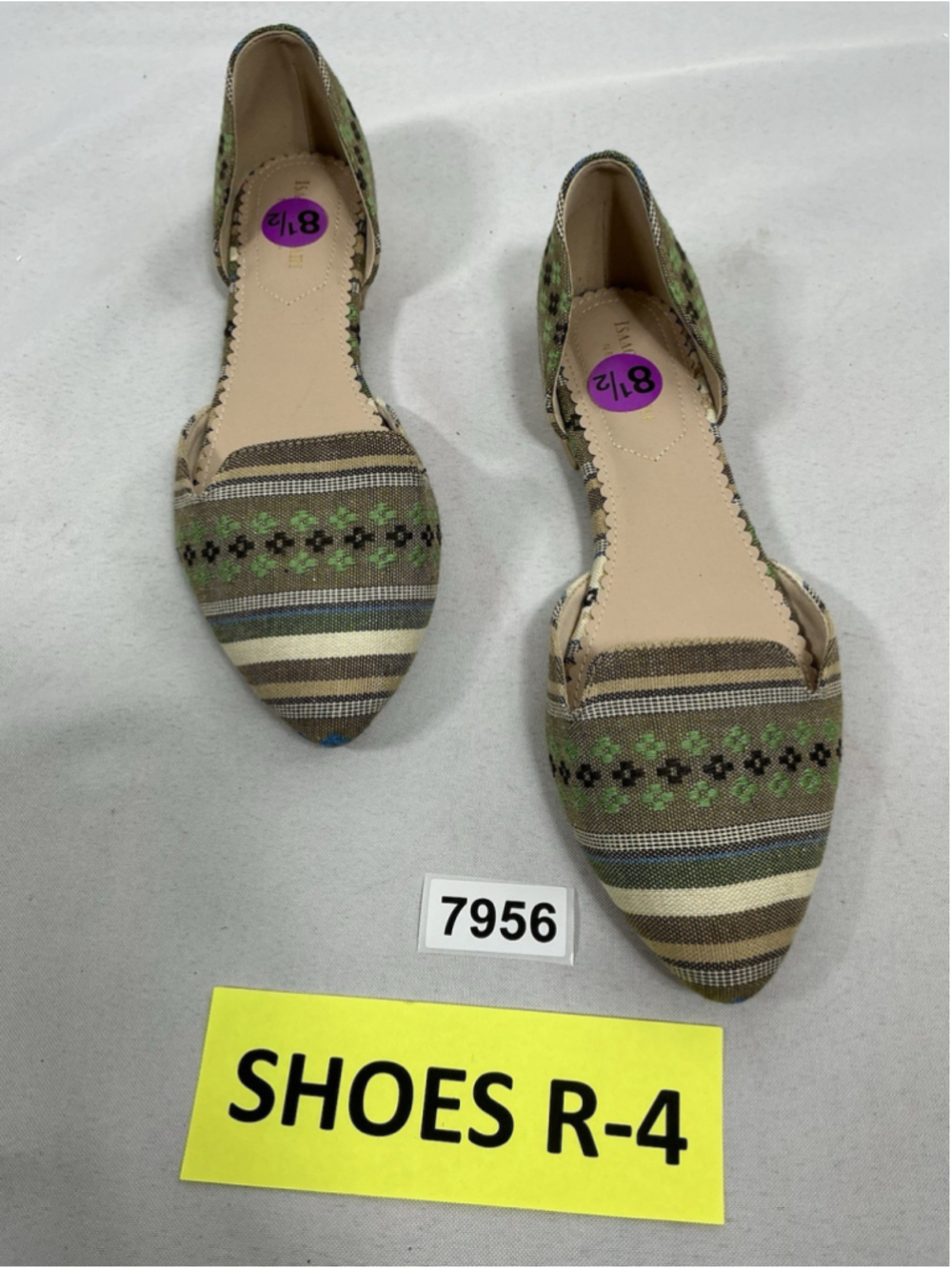 Womans Excellent Condition Isaac Mizrihi D’Orsay Flat 8.5 Tapestry Multicolor
